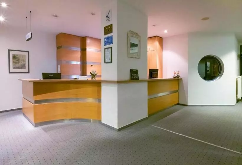 Отель Am Stadtpark