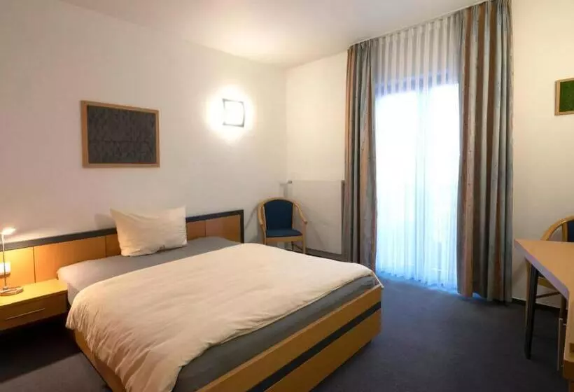 Отель Am Stadtpark