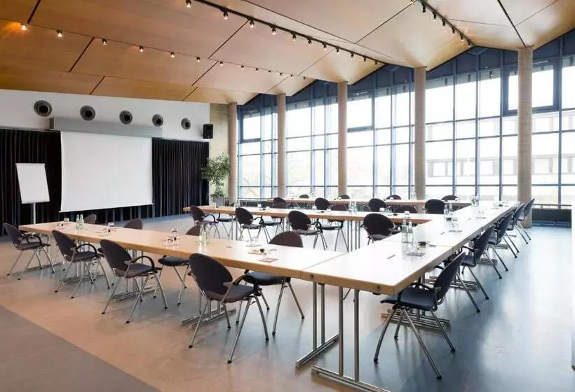 Отель Am Stadtpark