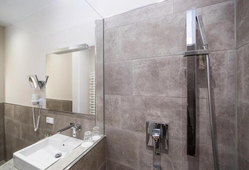 Отель Angerbräu