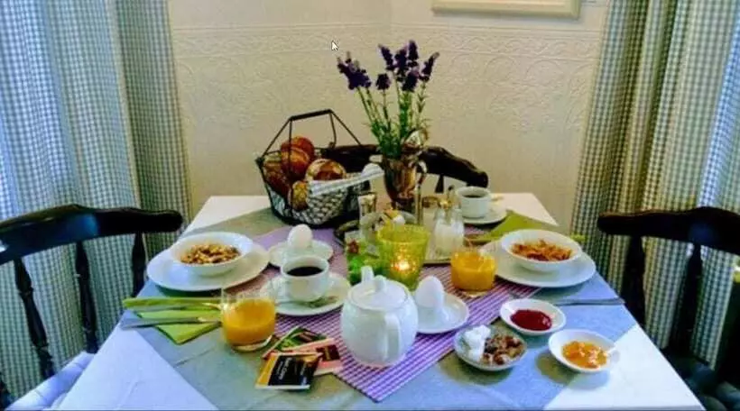 בית מלון כפרי Froschkönig