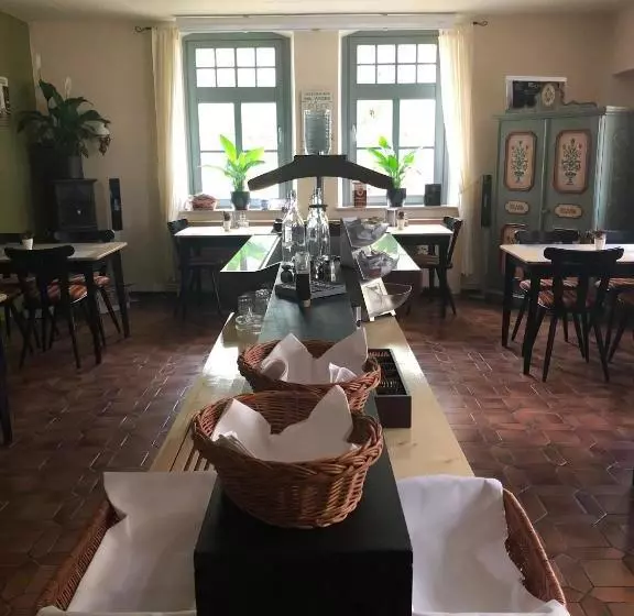 Отель Krone Post