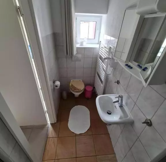 هتل Neptuns Ankerplatz & Zur Seerobbe