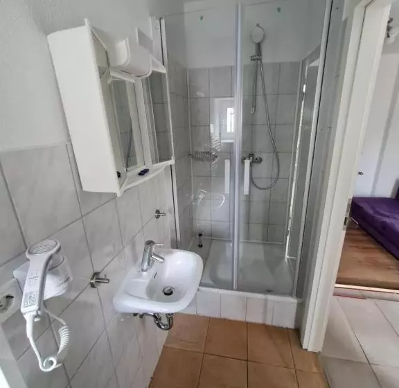 هتل Neptuns Ankerplatz & Zur Seerobbe