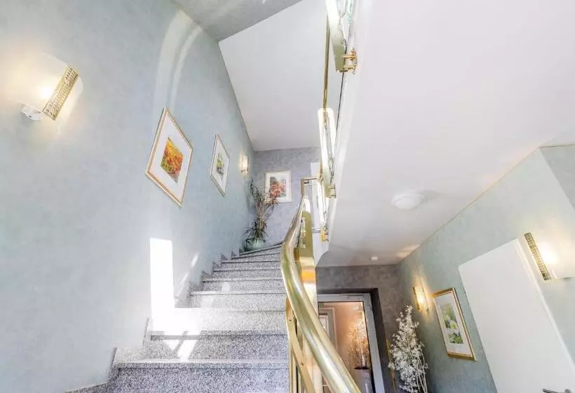 هتل Restaurant Bismarckturm