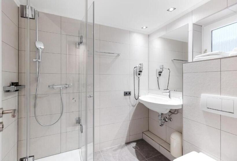 هتل Restaurant Bismarckturm