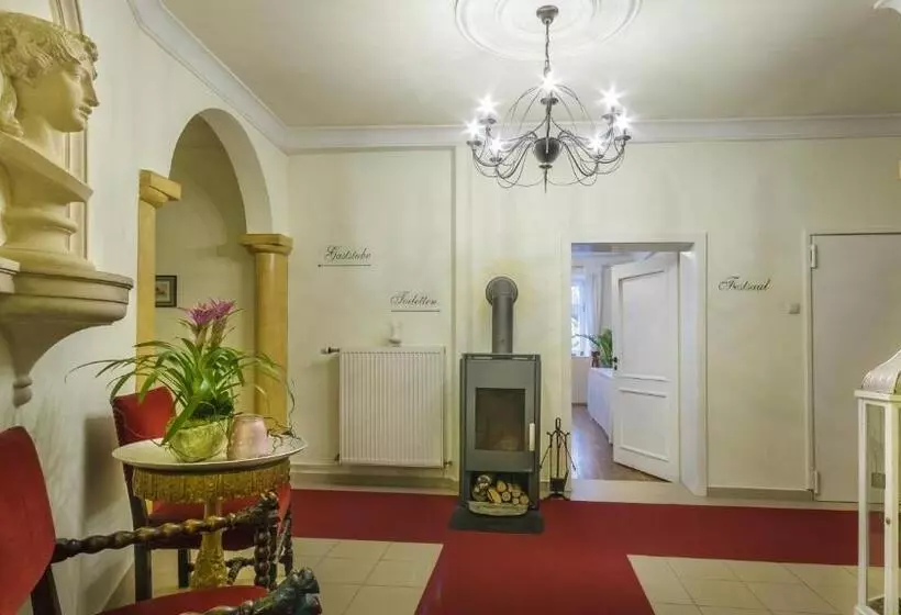 Отель Schloss Schenke Tunzenberg