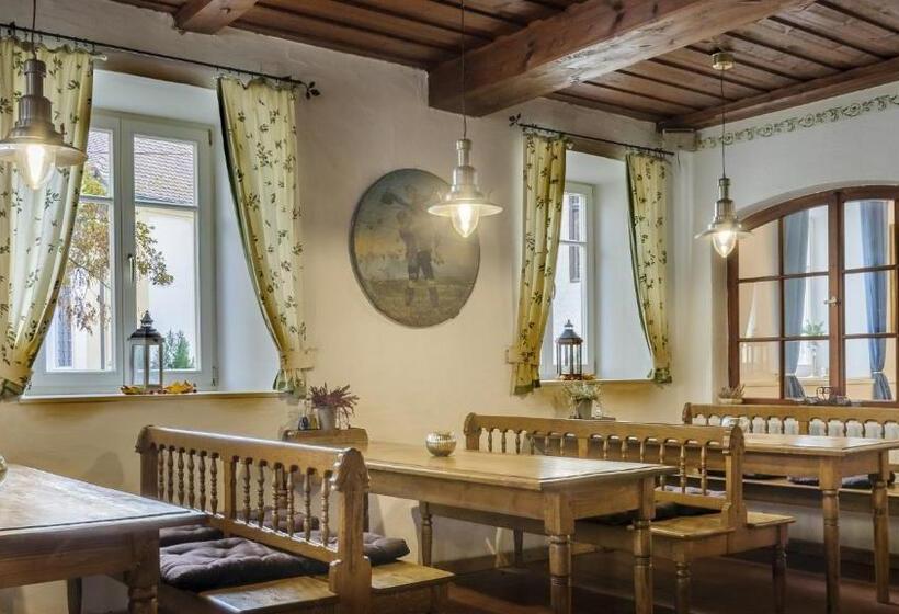 Отель Schloss Schenke Tunzenberg