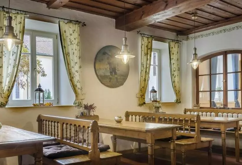 Отель Schloss Schenke Tunzenberg