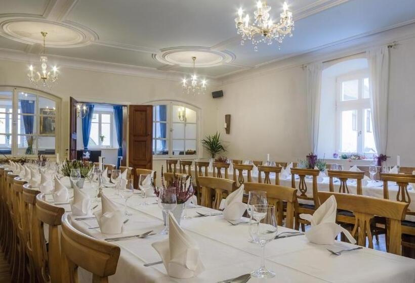 Отель Schloss Schenke Tunzenberg