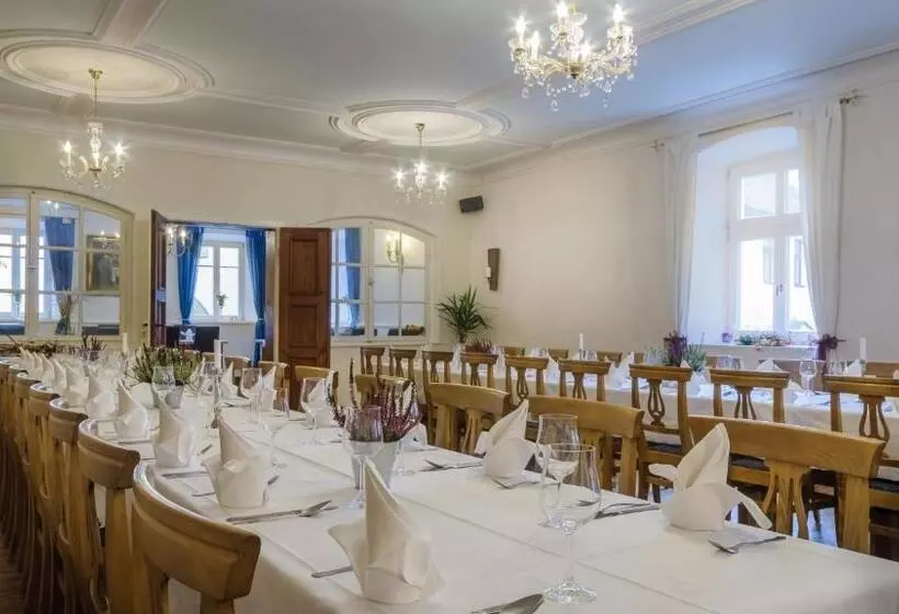 Отель Schloss Schenke Tunzenberg