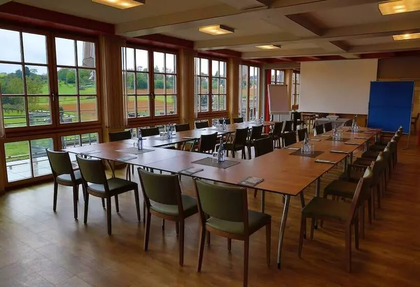 Hotel Wo Der Hahn Kräht