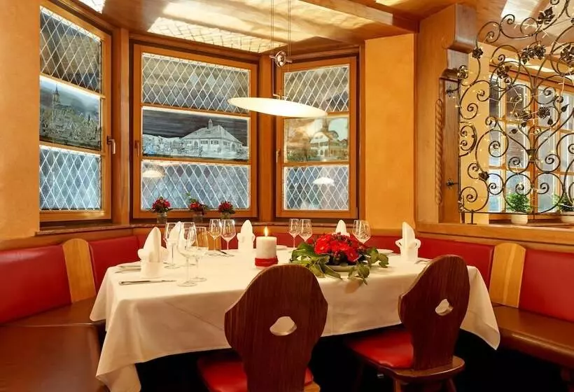 Hotel Wo Der Hahn Kräht