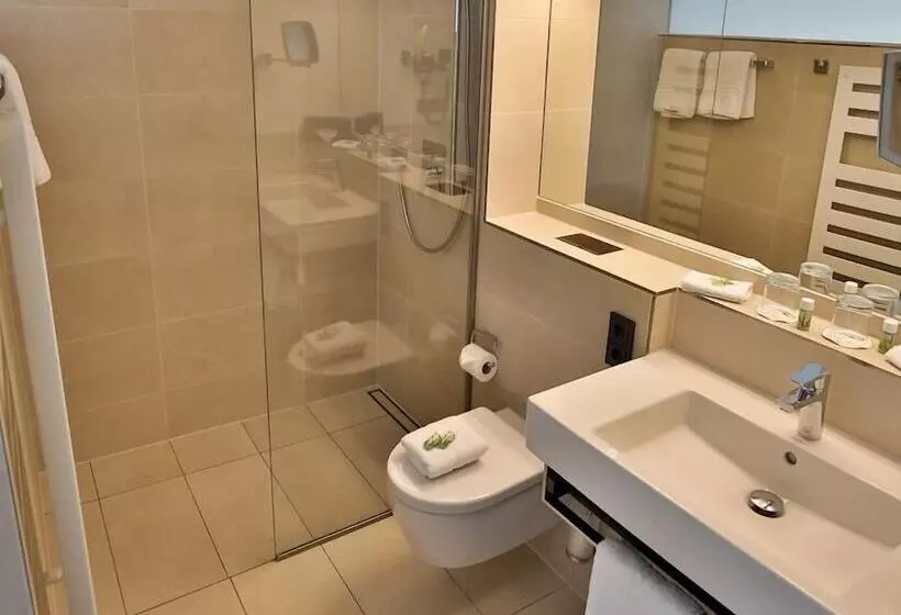 Hotel Wo Der Hahn Kräht