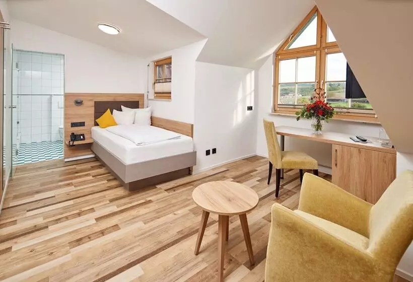 Hotel Wo Der Hahn Kräht