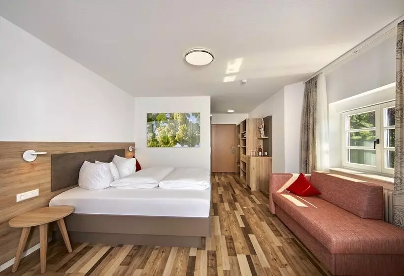 Hotel Wo Der Hahn Kräht