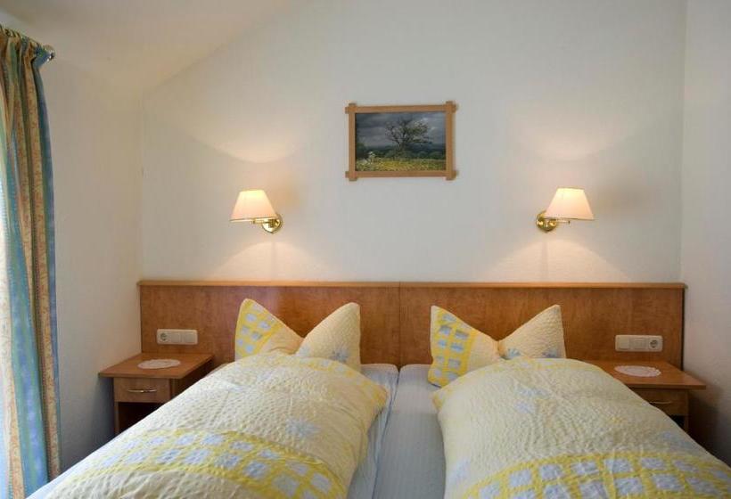 בית מלון כפרי Zum Rosenbachschen Löwen