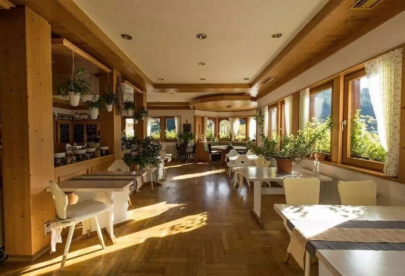 Пансион Berghotel Und Restaurant Kräuter Chalet