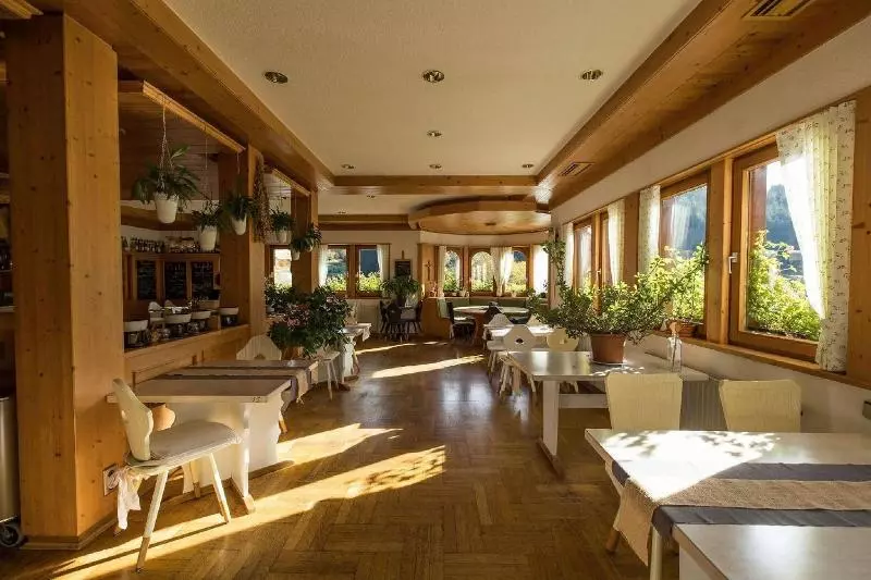 ペンション Berghotel Und Restaurant Kräuter Chalet