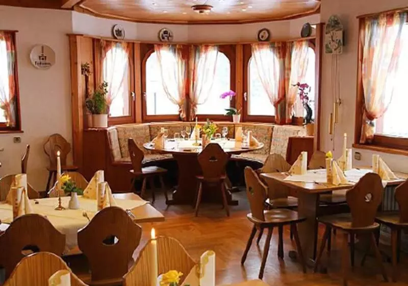 ペンション Berghotel Und Restaurant Kräuter Chalet