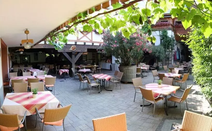 Пансион Weinhotel / Gasthaus Zur Sonne