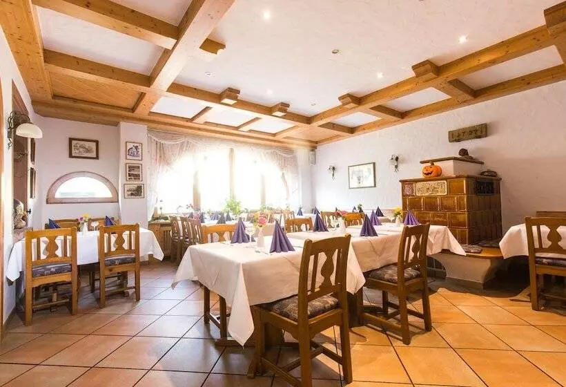 Пансион Weinhotel / Gasthaus Zur Sonne