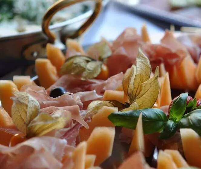 Пансион Weinhotel / Gasthaus Zur Sonne