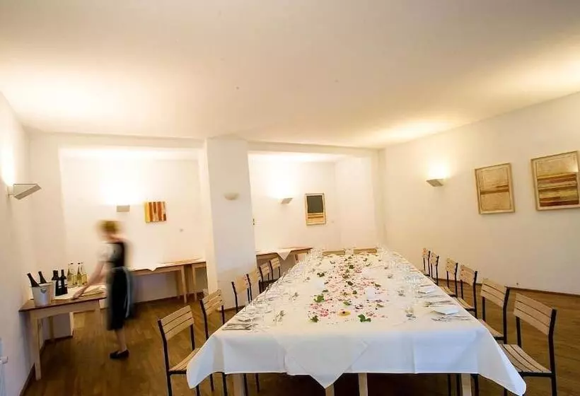 Отель Alter Wirt Gmbh In Grünwald