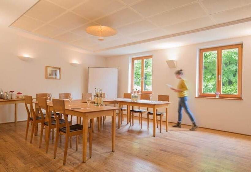 Hotel Alter Wirt Gmbh In Grünwald