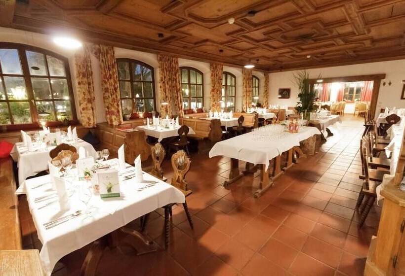 Hotel Alter Wirt Gmbh In Grünwald