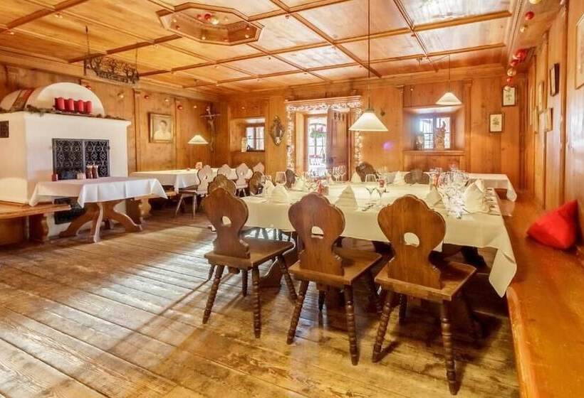 Hotel Alter Wirt Gmbh In Grünwald