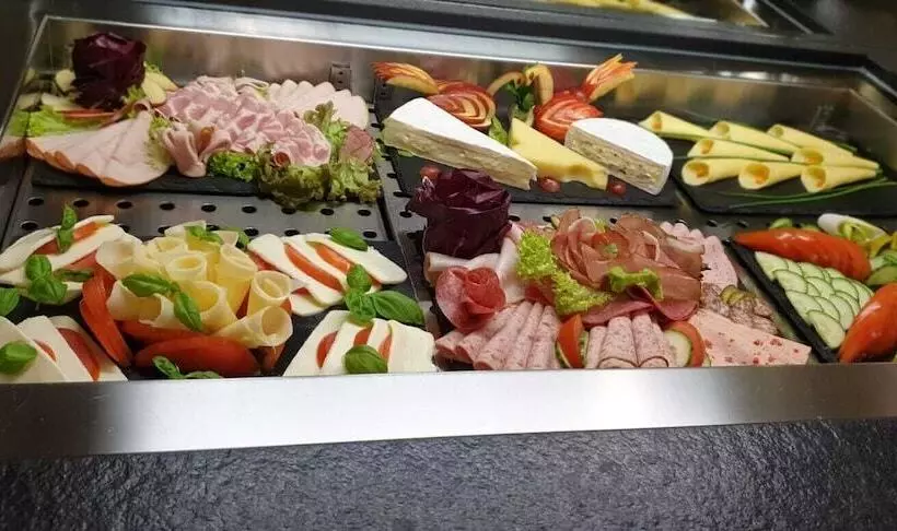 Отель Garni Am Ellinger Tor