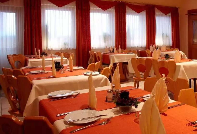 Hotelli Gasthof Zur Post