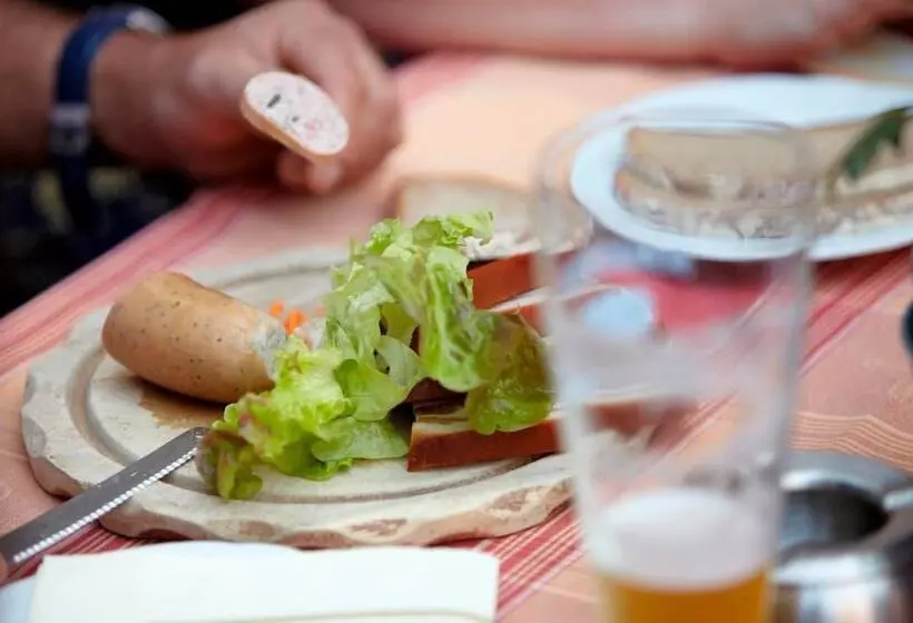 Hotelli Gasthof Zur Post