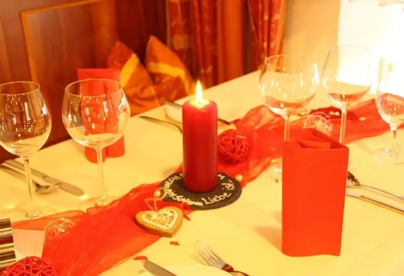 Hotelli Gasthof Zur Post