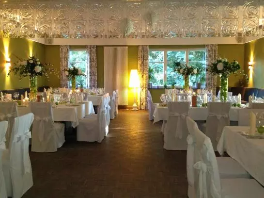 پانسیون Landgasthaus Akazienhof