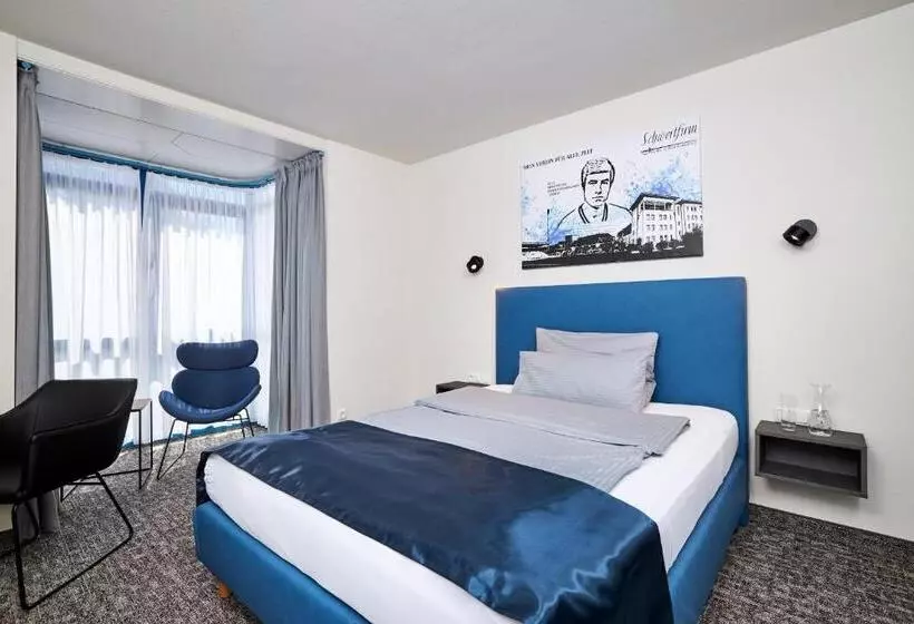 ホテル Schwertfirm