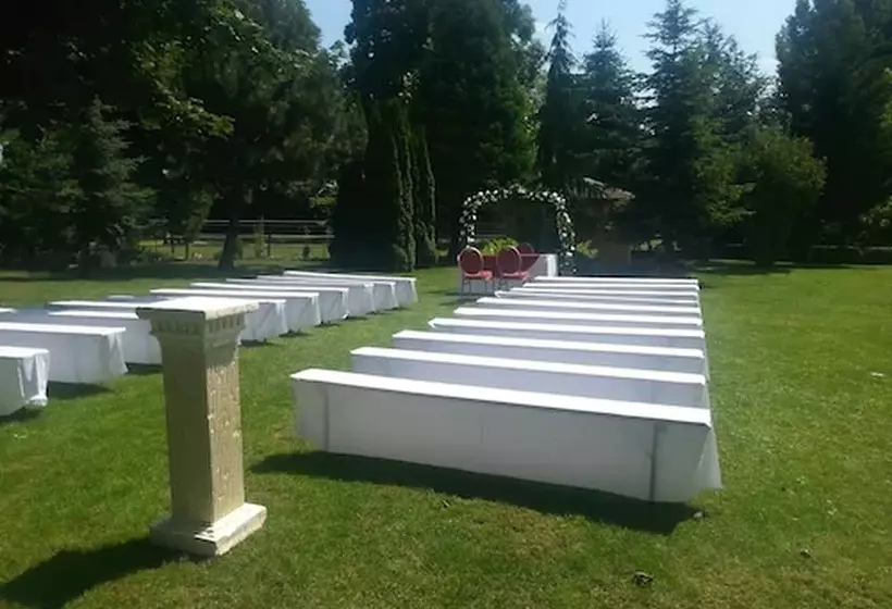 هتل Stadtschloß Hecklingen