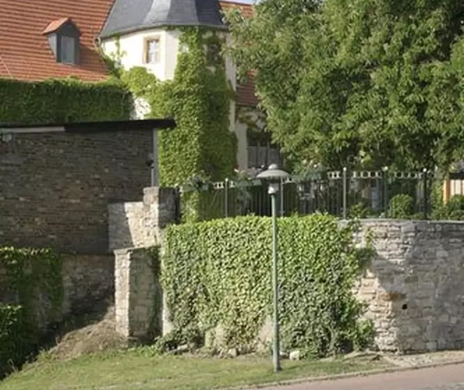 هتل Stadtschloß Hecklingen