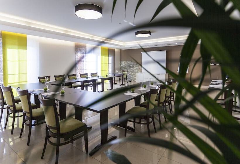 ペンション Die Krone Am Fluss   Landhotel Sindringen