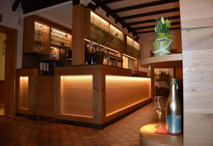 ペンション Die Krone Am Fluss   Landhotel Sindringen