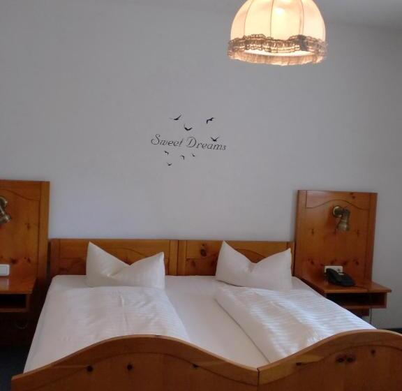 Pensão & Gästehaus Krone