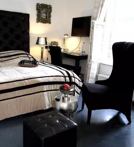 Villa Adelees Boutique