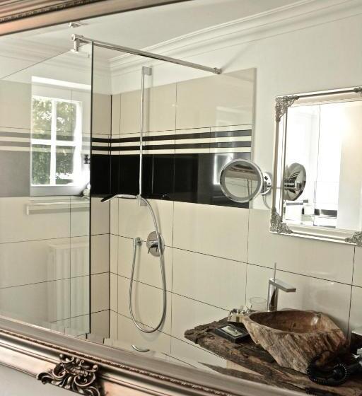 Villa Adelees Boutique