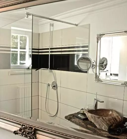 Villa Adelees Boutique