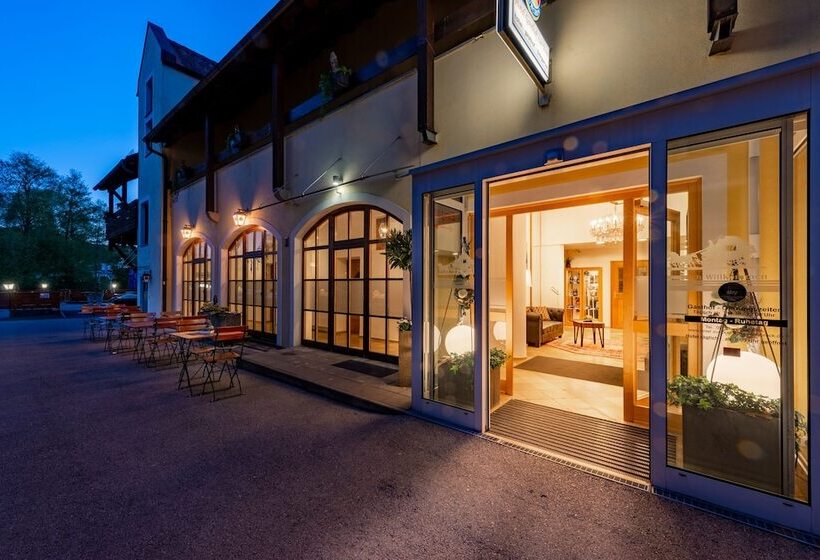 Zur Post Kümmersbruck Hotel & Tiny Houses