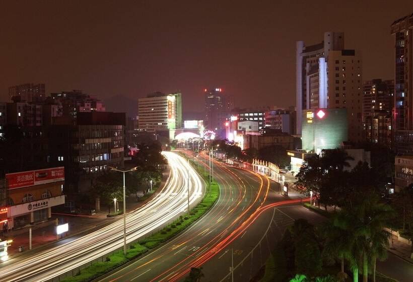 בית מלון כפרי Downtown