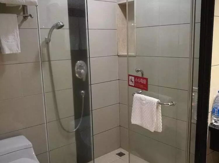 בית מלון כפרי Global Business