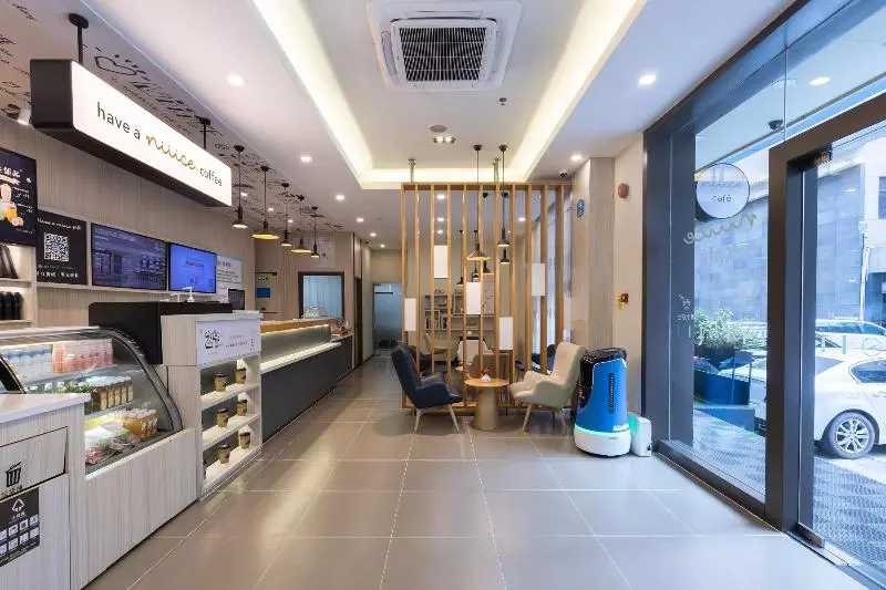 בית מלון כפרי Hanting Shenzhen Huaqiang Bei Metro Station