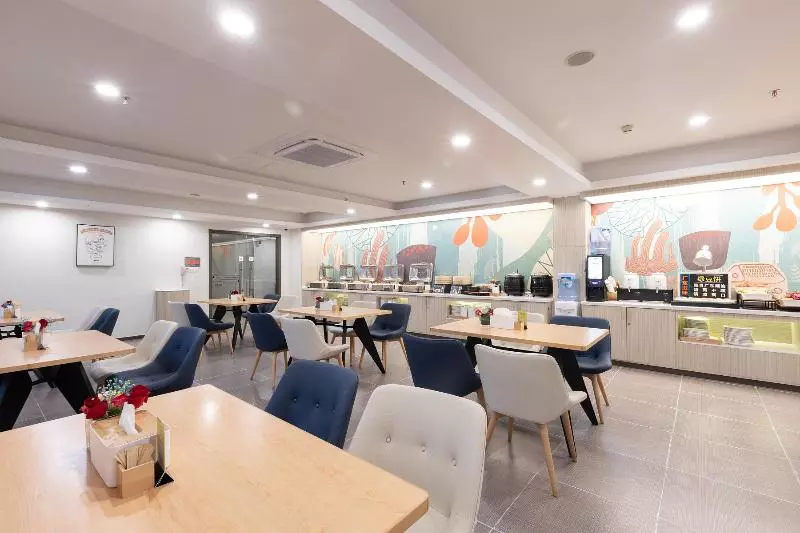 בית מלון כפרי Hanting Shenzhen Huaqiang Bei Metro Station